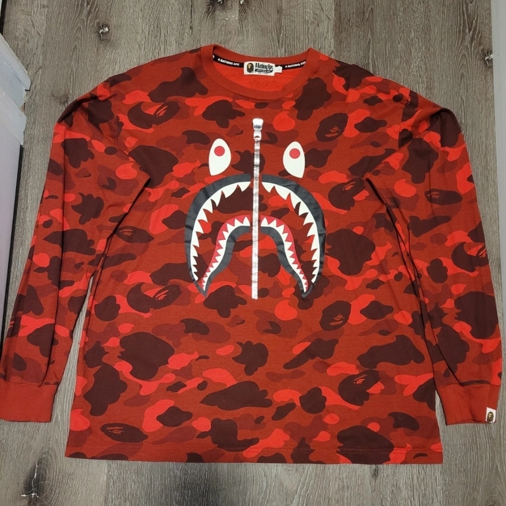 Bathing Ape Red Camo Shark Mens Large Long Sleeve